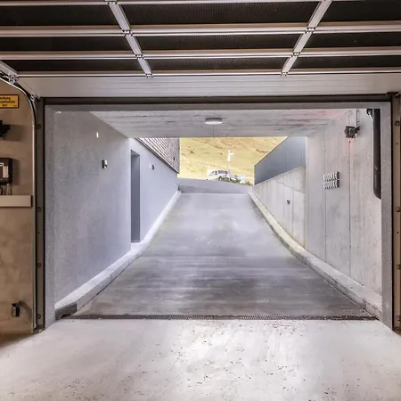 Berg Aparts Faschina - 05 *